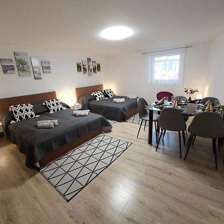 Holiness Apartmanok Szeged Eksteriør billede