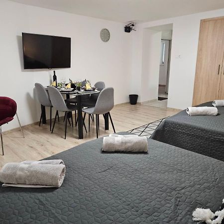 Holiness Apartmanok Szeged Eksteriør billede
