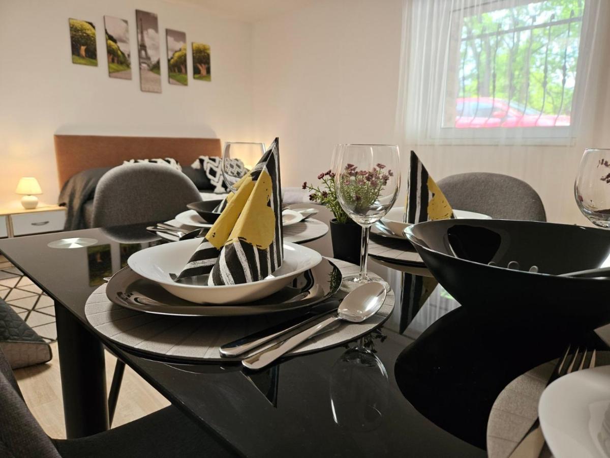 Holiness Apartmanok Szeged Eksteriør billede