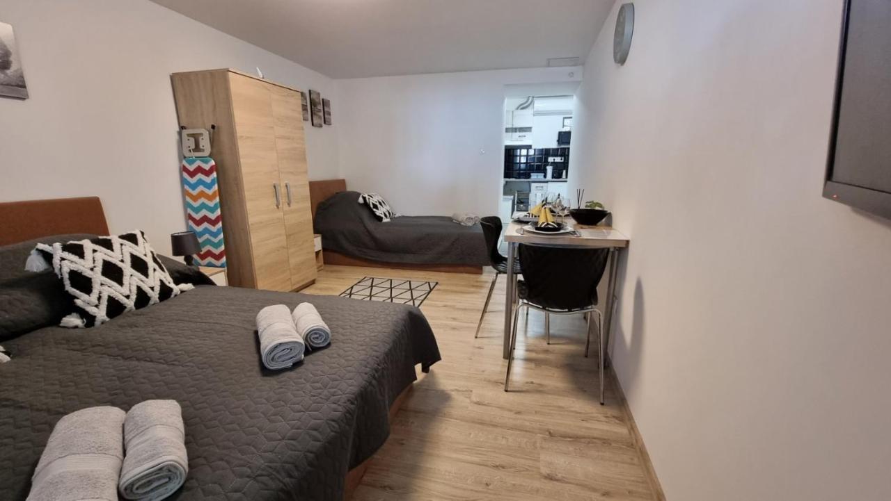 Holiness Apartmanok Szeged Eksteriør billede