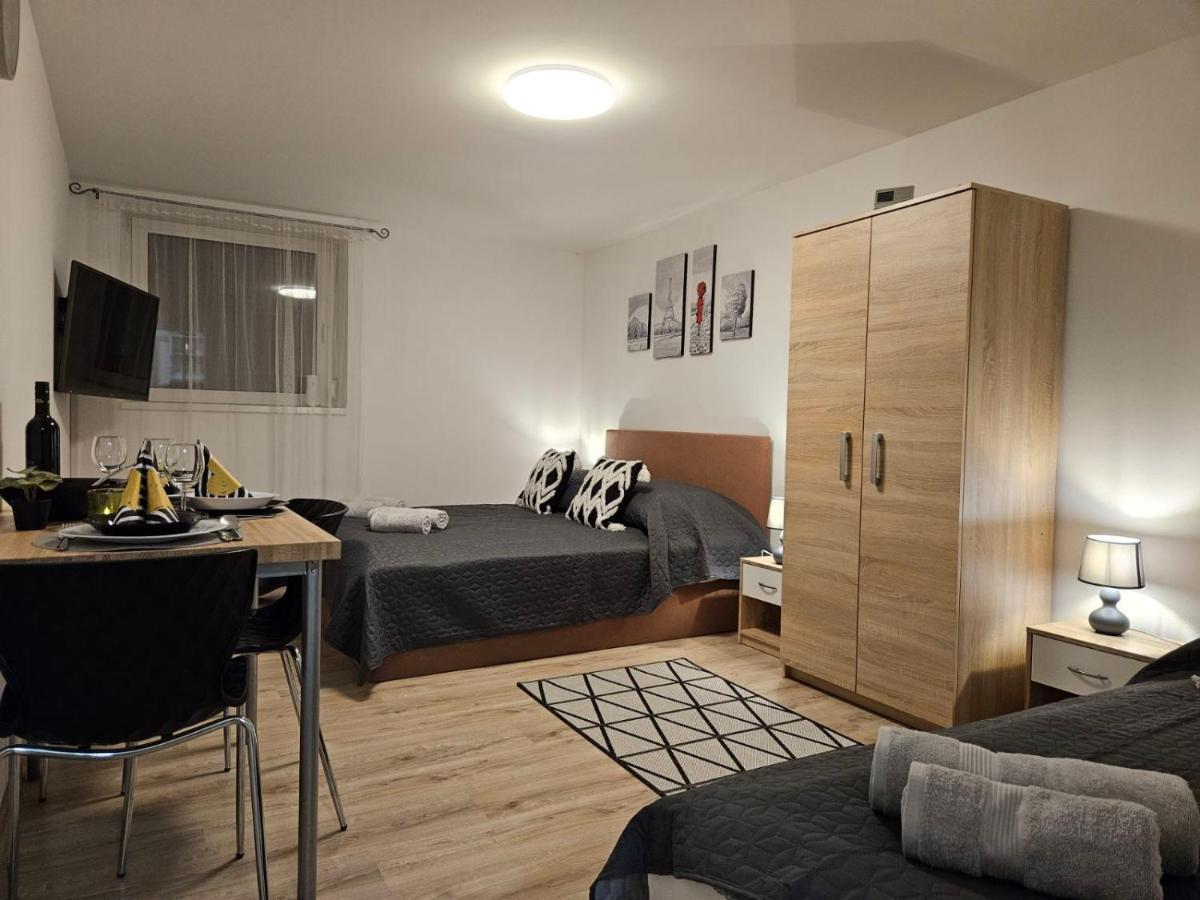 Holiness Apartmanok Szeged Eksteriør billede