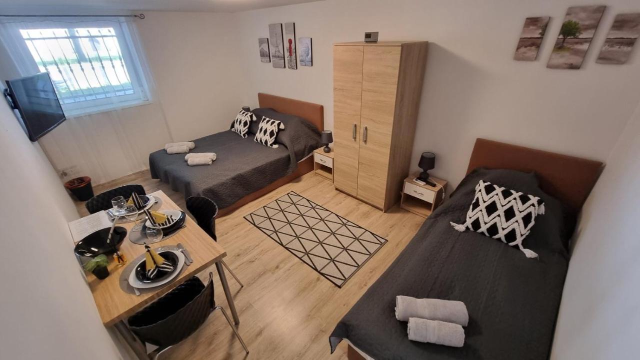 Holiness Apartmanok Szeged Eksteriør billede